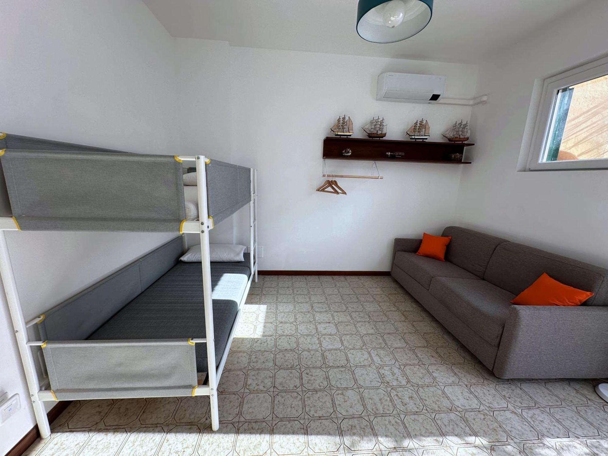 Terrace & Parking - Holiday Home Near Fegina Beach 蒙特罗索阿尔马雷 外观 照片