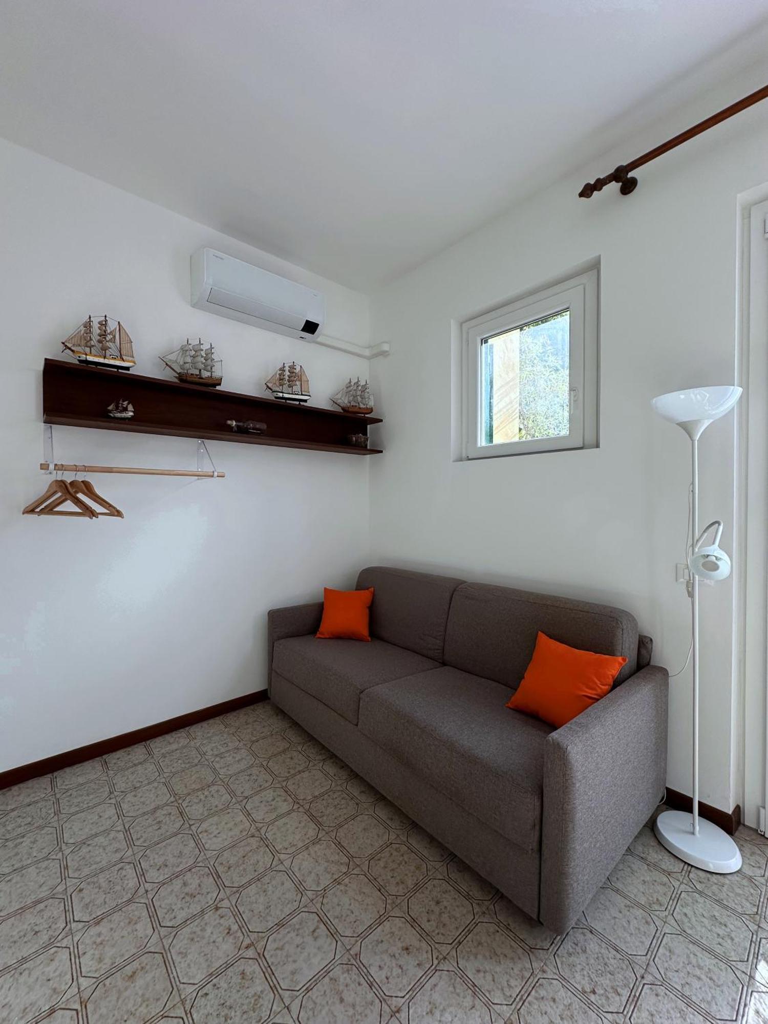 Terrace & Parking - Holiday Home Near Fegina Beach 蒙特罗索阿尔马雷 外观 照片