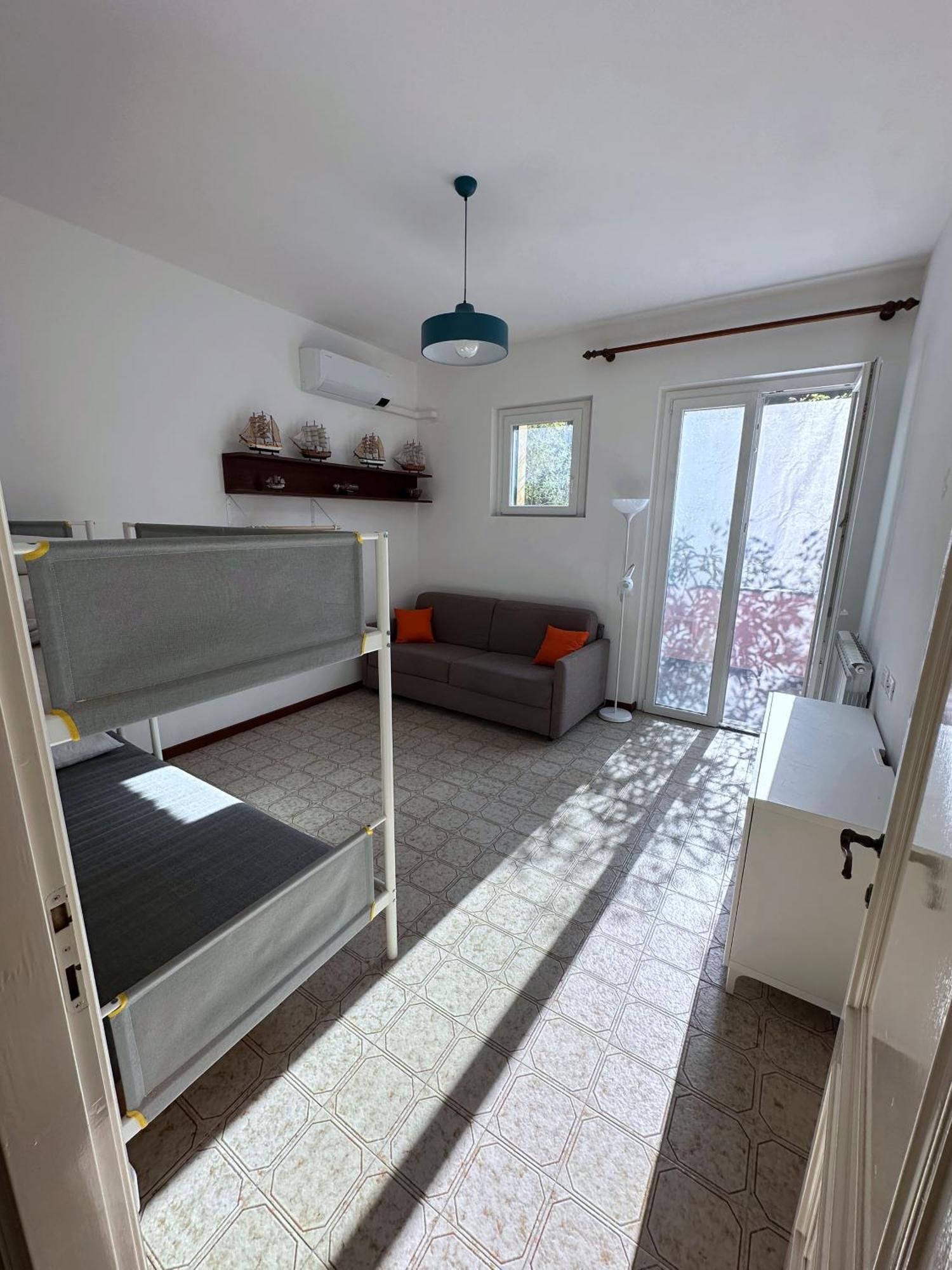 Terrace & Parking - Holiday Home Near Fegina Beach 蒙特罗索阿尔马雷 外观 照片