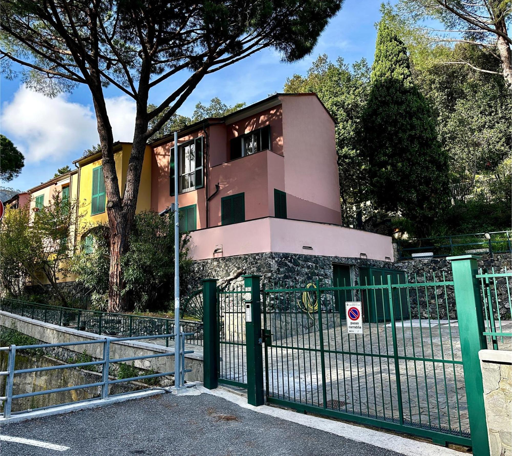 Terrace & Parking - Holiday Home Near Fegina Beach 蒙特罗索阿尔马雷 外观 照片